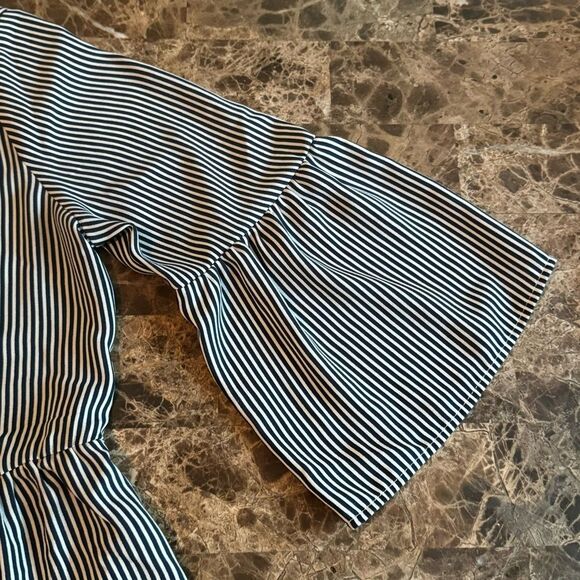 Time & Tru Womens Top Size M Navy Blue White Stripe Bell Sleeve Round Neck​ - Picture 7 of 8